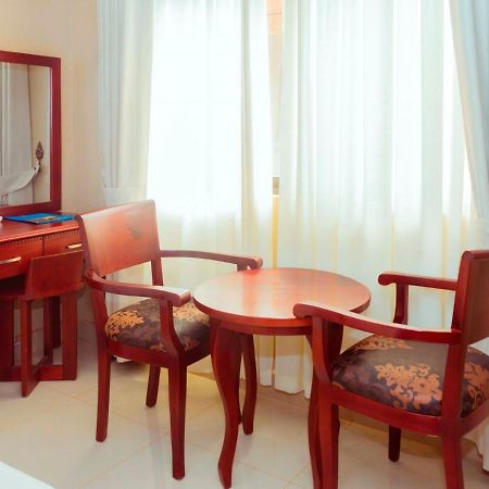 Sapphire Hotel Entebbe Kigo Kajansi Exteriér fotografie