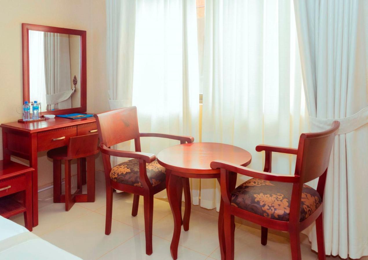 Sapphire Hotel Entebbe Kigo Kajansi Exteriér fotografie