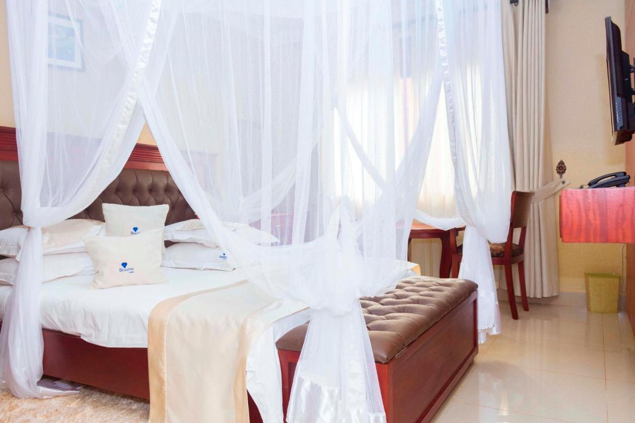 Sapphire Hotel Entebbe Kigo Kajansi Exteriér fotografie