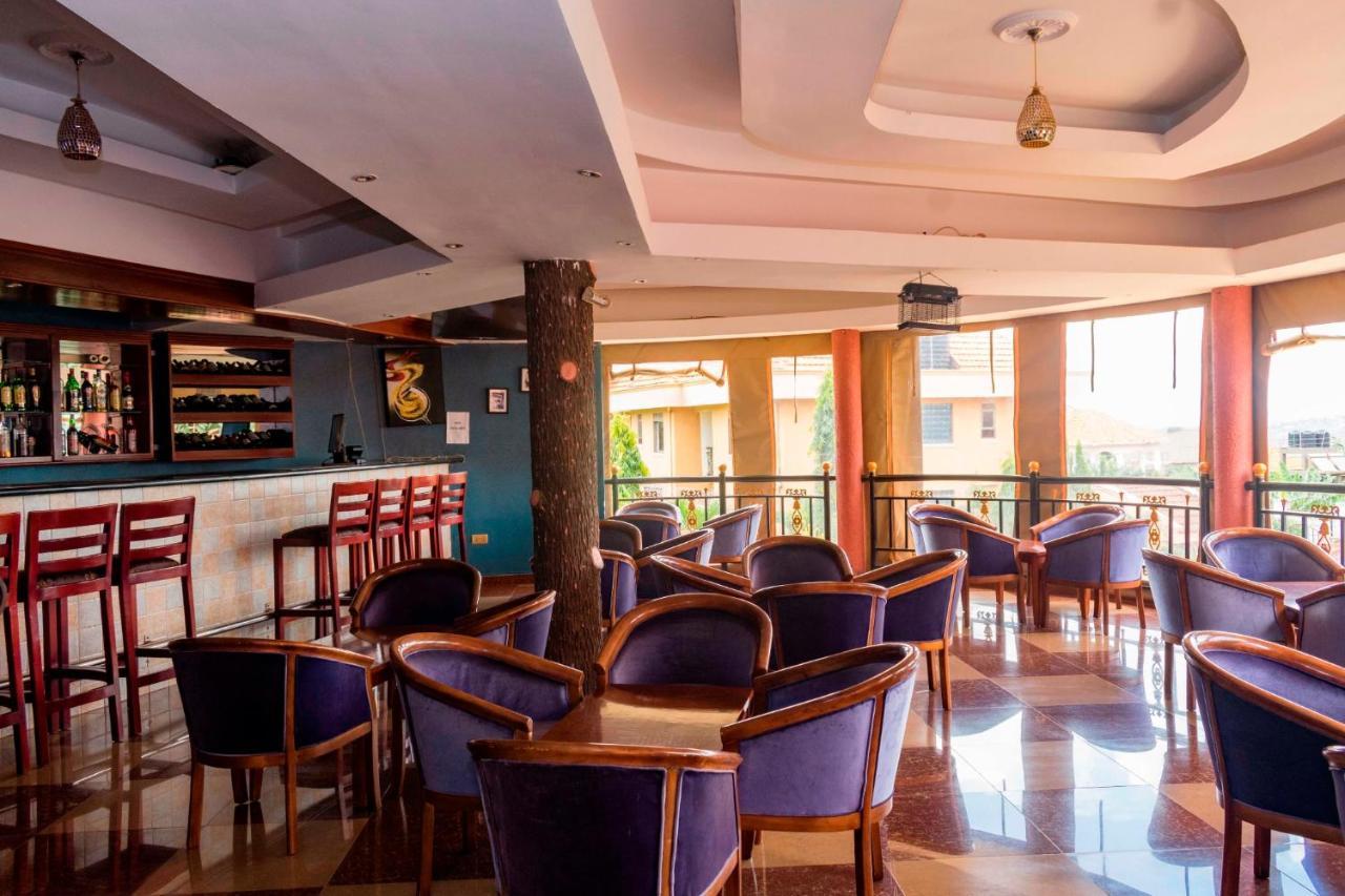 Sapphire Hotel Entebbe Kigo Kajansi Exteriér fotografie