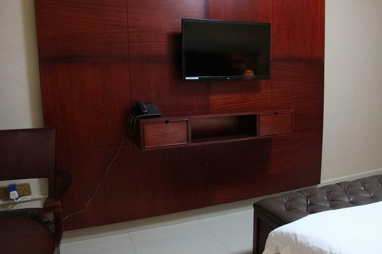 Sapphire Hotel Entebbe Kigo Kajansi Exteriér fotografie