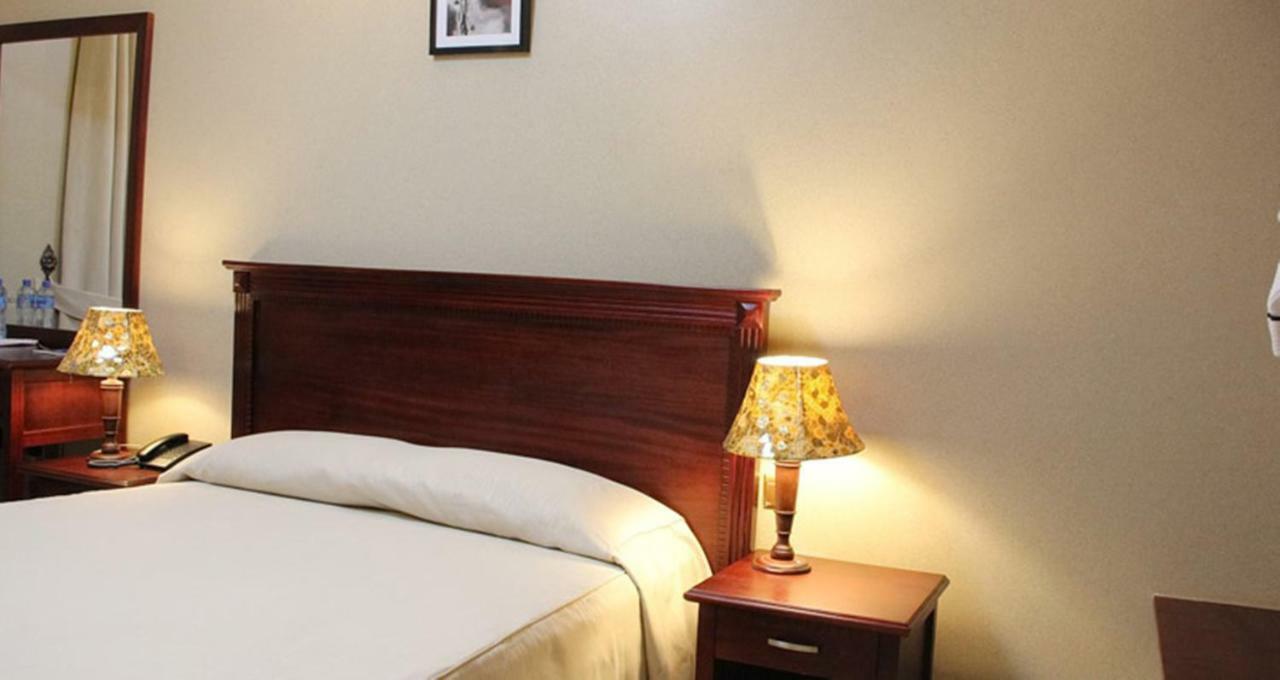 Sapphire Hotel Entebbe Kigo Kajansi Exteriér fotografie