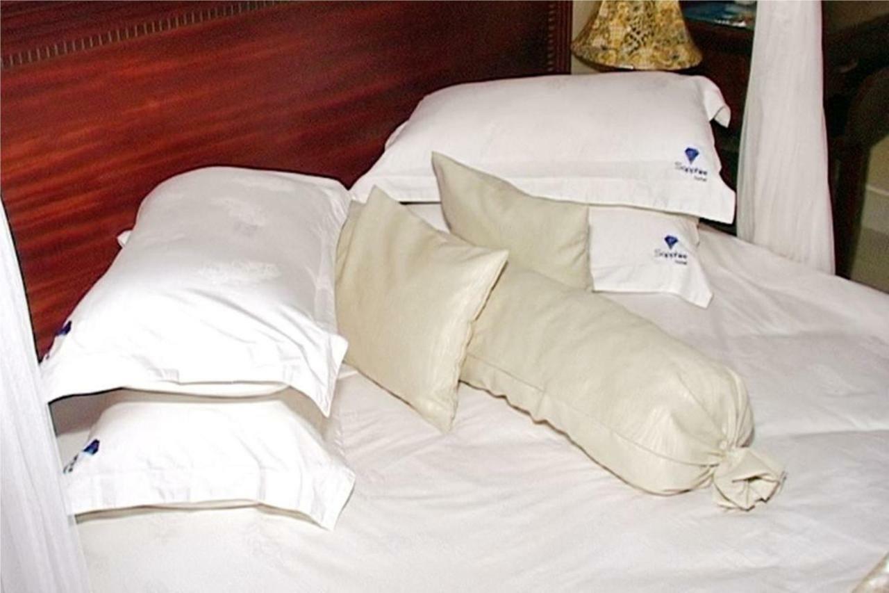 Sapphire Hotel Entebbe Kigo Kajansi Exteriér fotografie